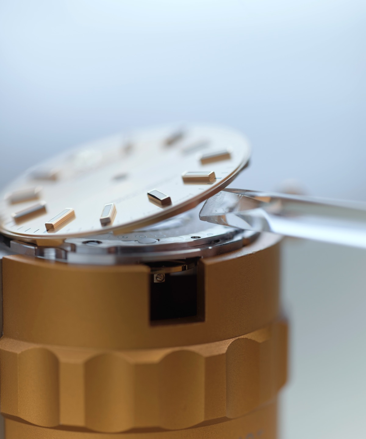 Rolex Wartungsverfahren bei Juwelier Krebber Mönchengladbach Service Center, Einbau